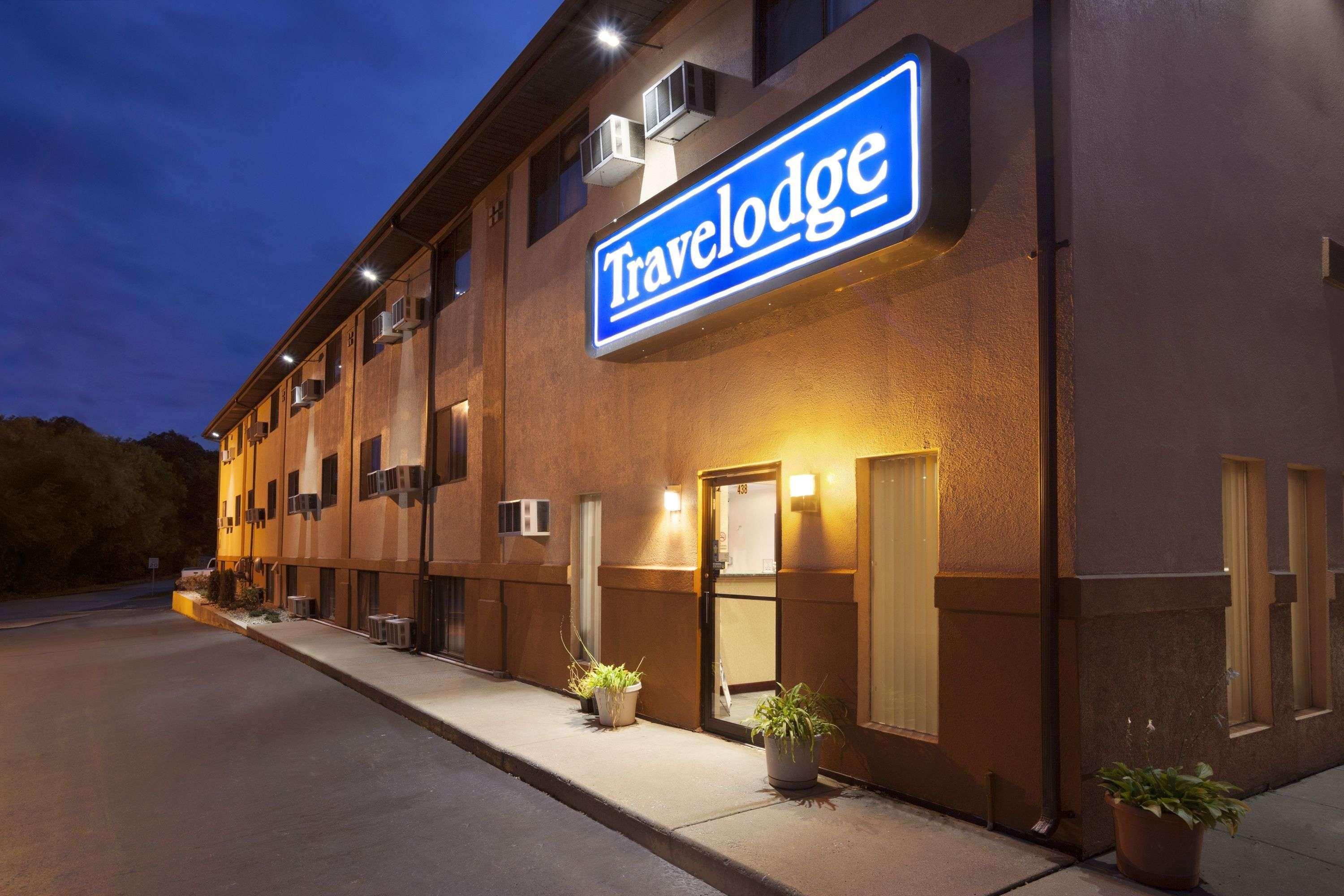 Travelodge By Wyndham La Porte/Michigan City Area Exterior photo